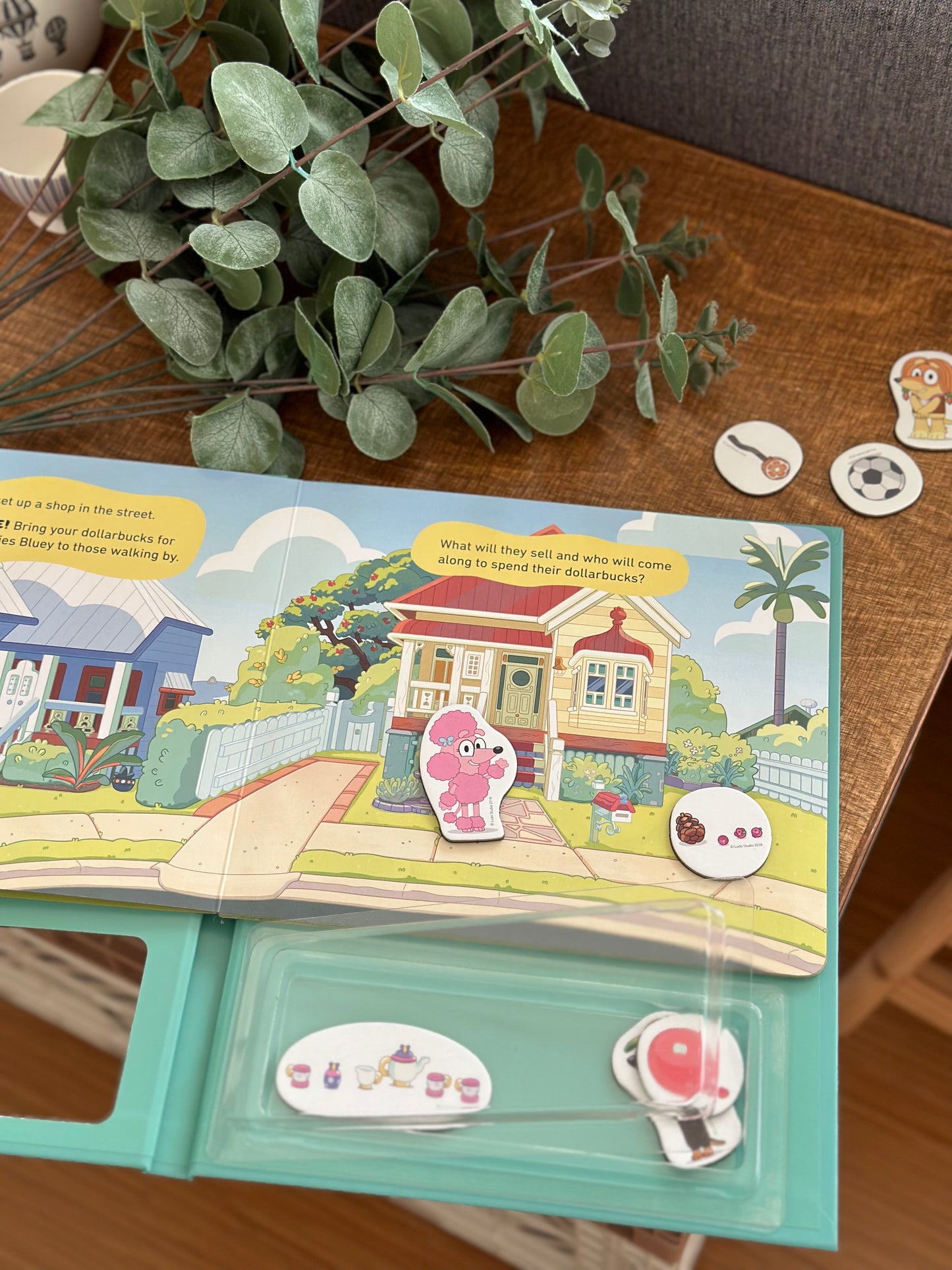 Bluey: Let's Play Outside! A Magnet Book