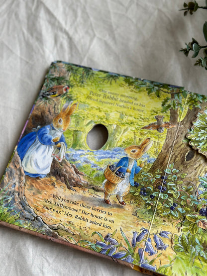 Peter Rabbit: Forest Homes A Peep-Inside Tale [Book]