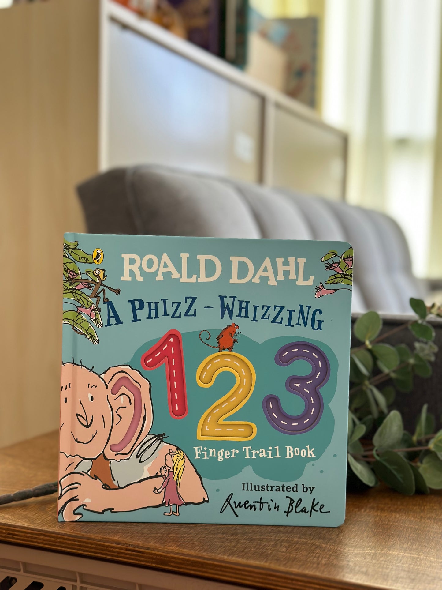 Roald Dahl: A Phizz-Whizzing 123 Finger Trail Book
