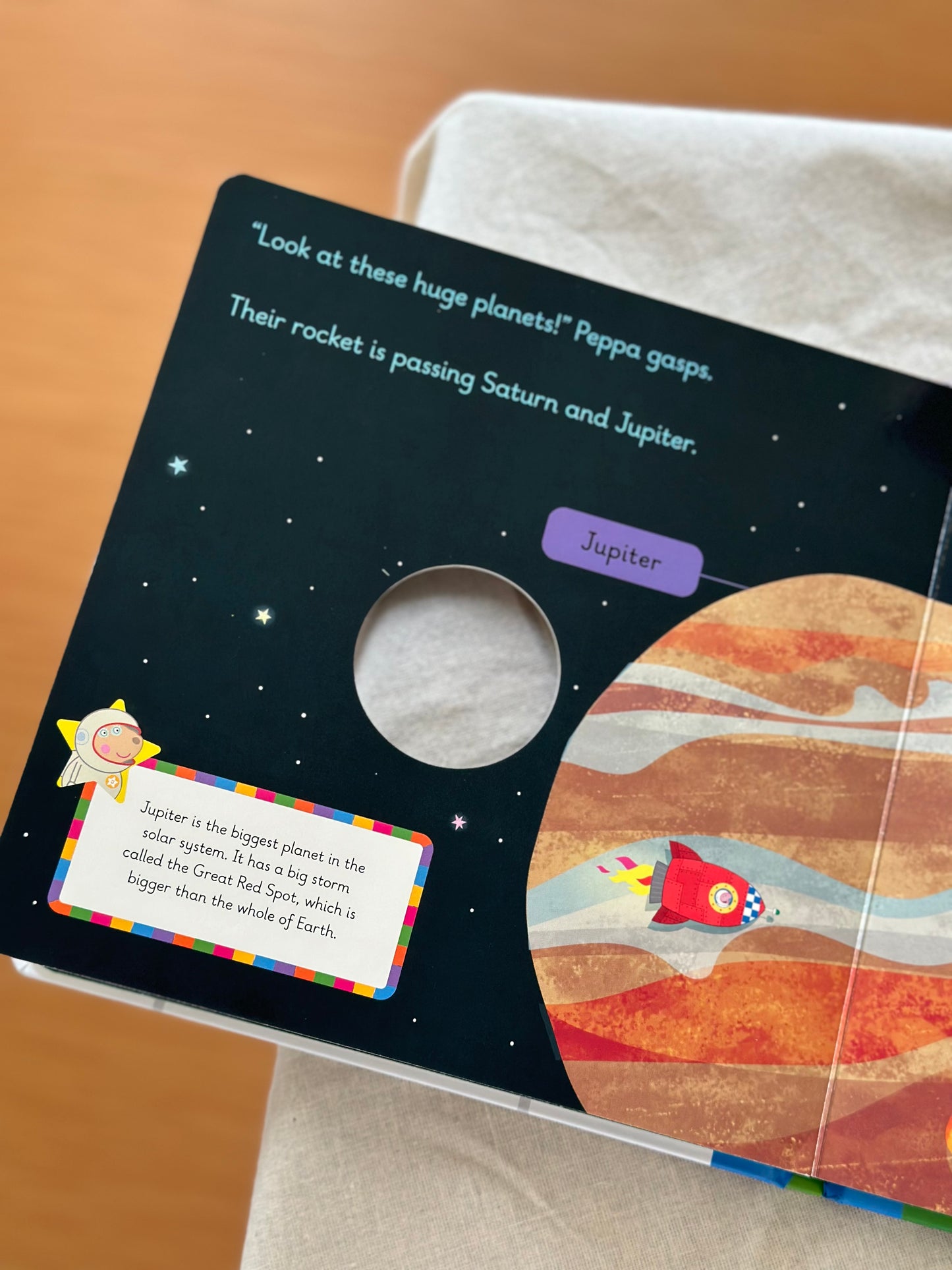 Learn with Peppa: Peppa Explores Space [Book]