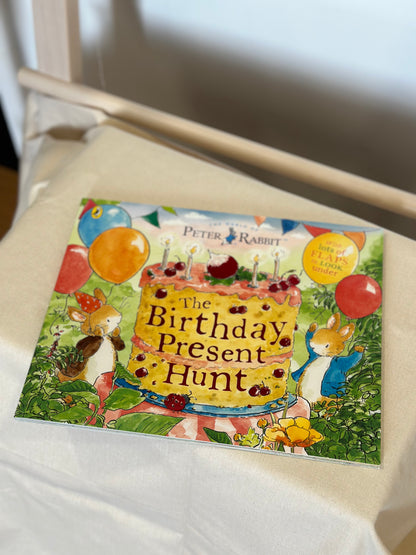 Peter Rabbit: The Birthday Present Hunt [Book]