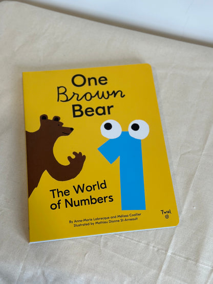 One Brown Bear: The World of Numbers [Book]