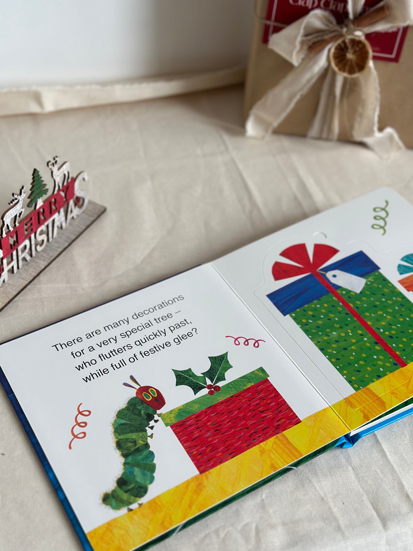 The Very Hungry Caterpillar’s Christmas Tree [Book]