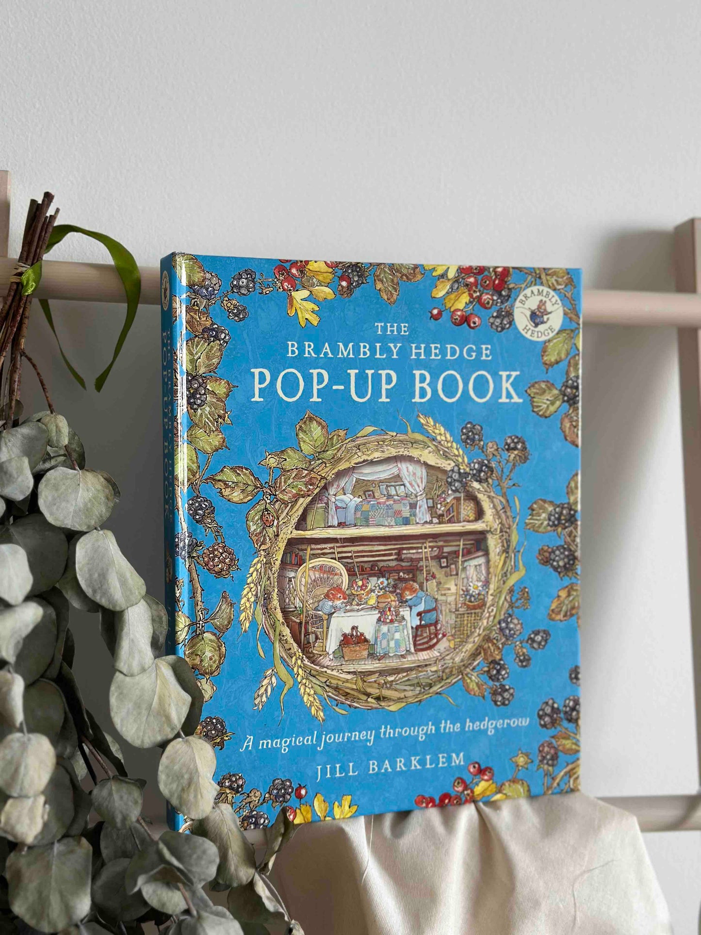 The Brambly Hedge Pop-Up Book [Book]