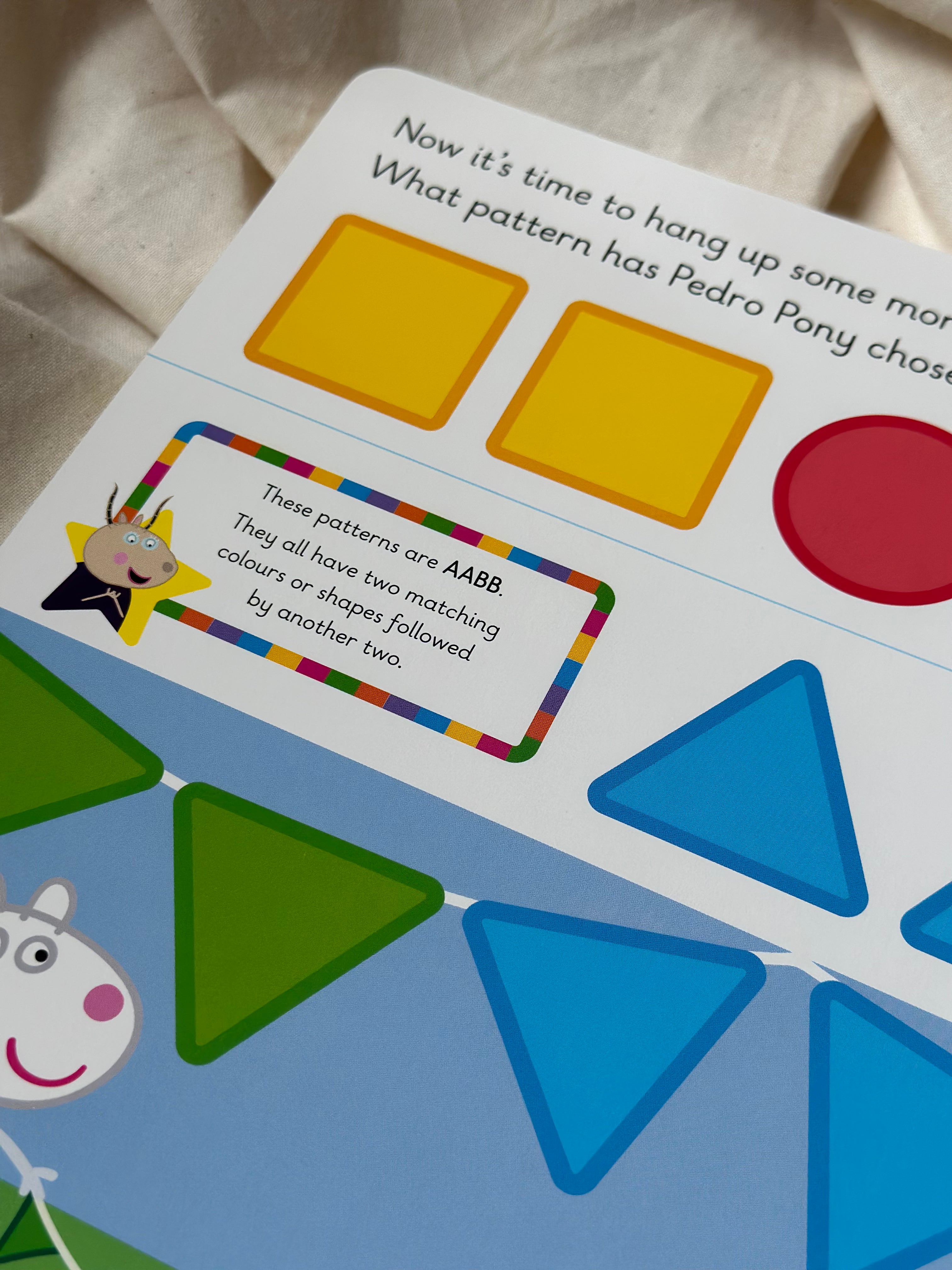 Learn with Peppa: Peppa's Patterns and Shapes [Book]