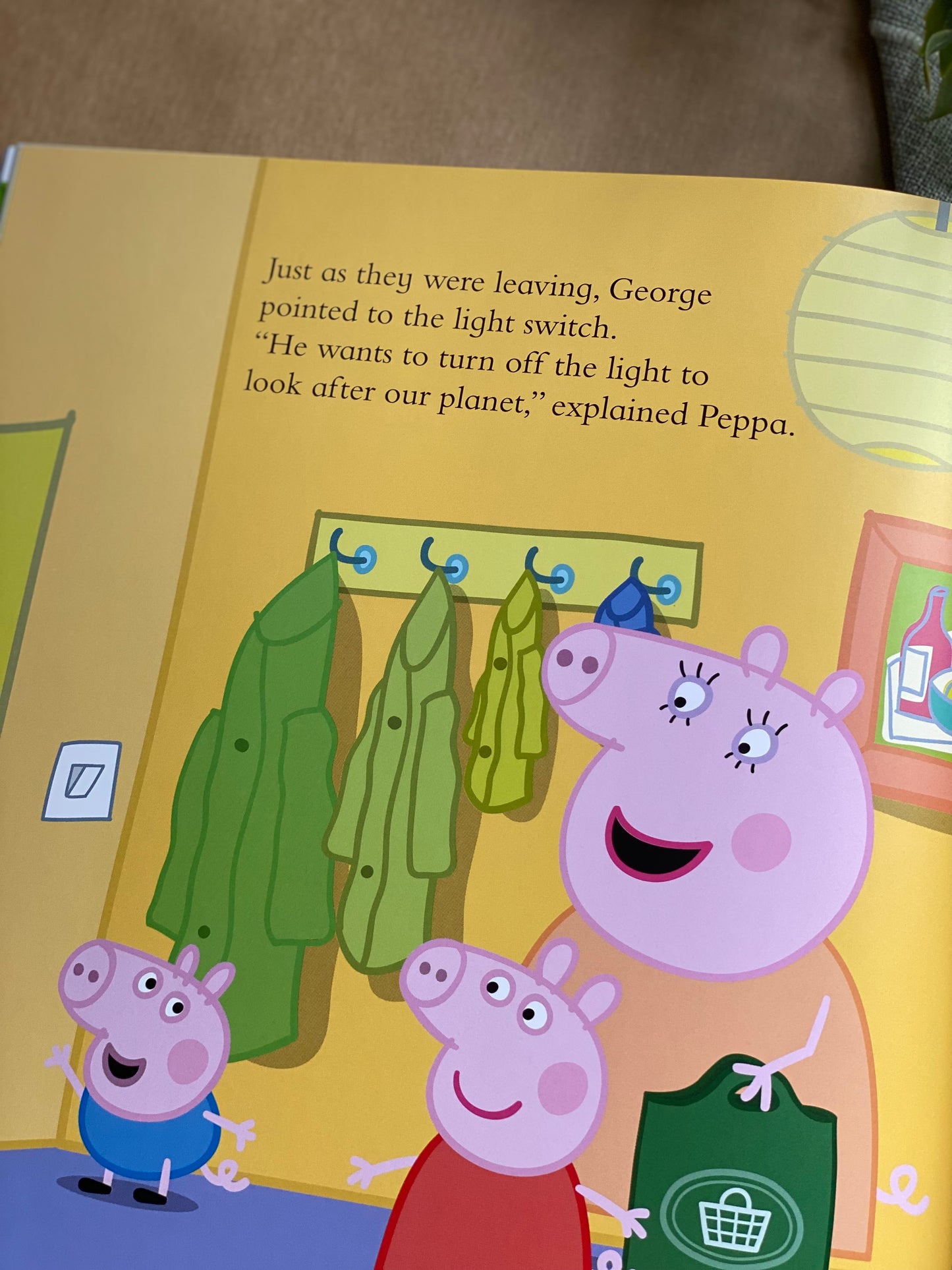 Peppa Pig: Peppa Loves Our Planet [Book]