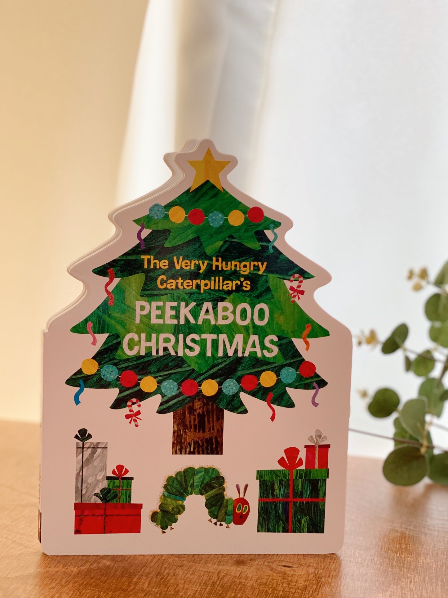 The Very Hungry Caterpillar's Peekaboo Christmas [Book]